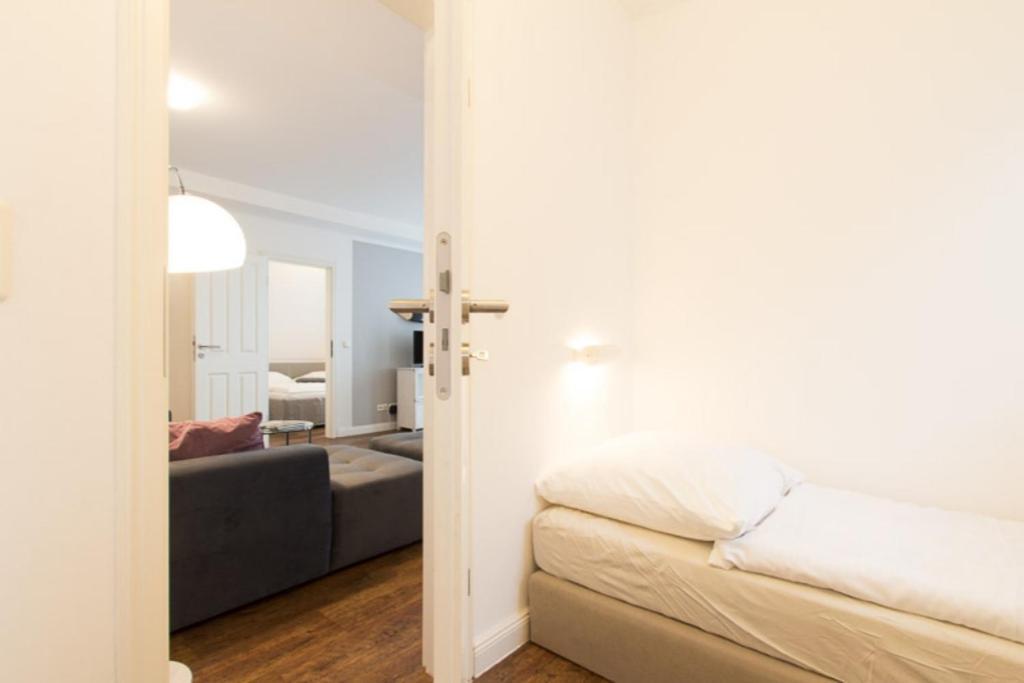 Baltic-suite I - Versteck Am Strom *